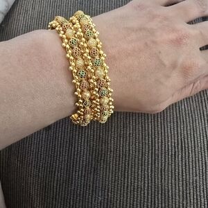 Elegant Gold and Green Beaded Bracelet Set (2)